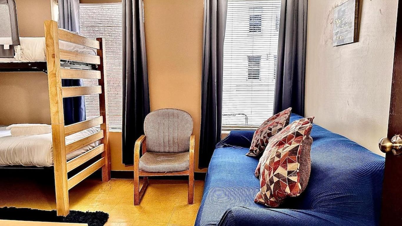 Stay Pittsburgh Hostel