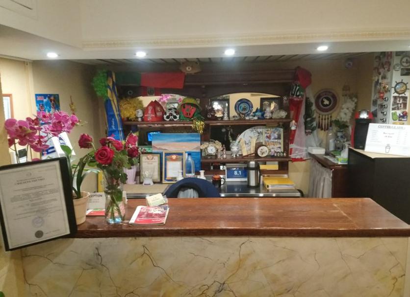Front desk Photo