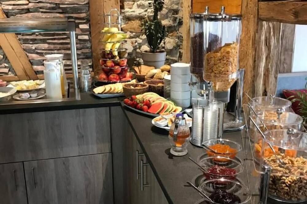 Buffet Photo