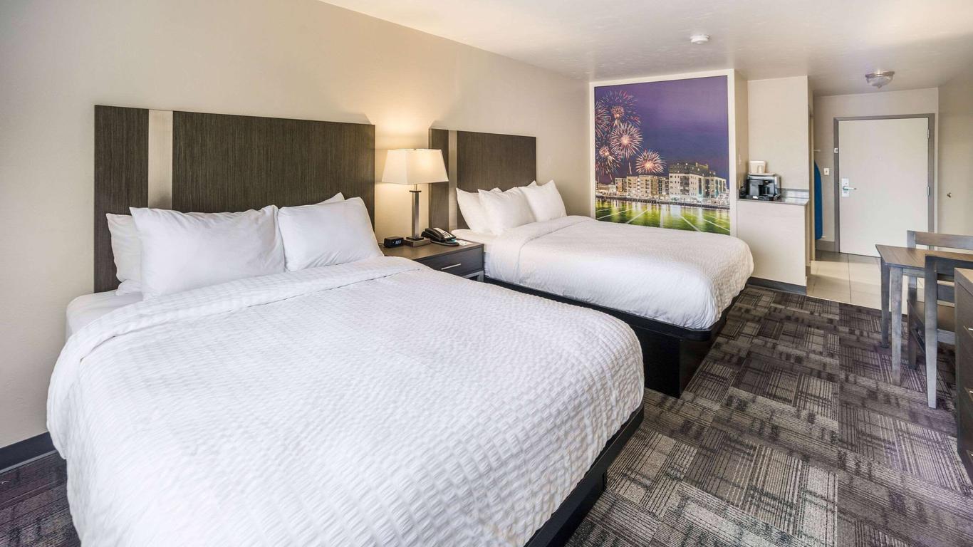 AmericInn by Wyndham Green Bay Near Stadium