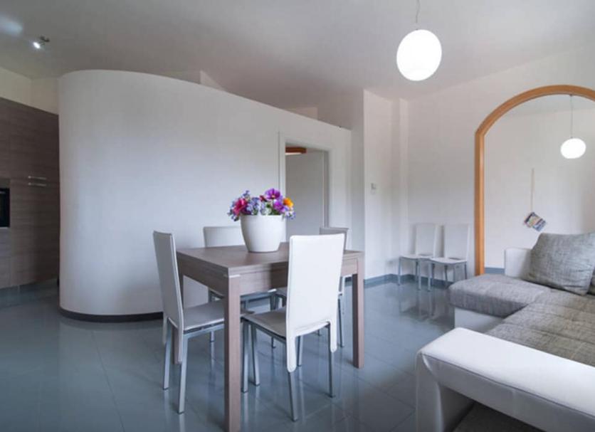 Dining room Photo