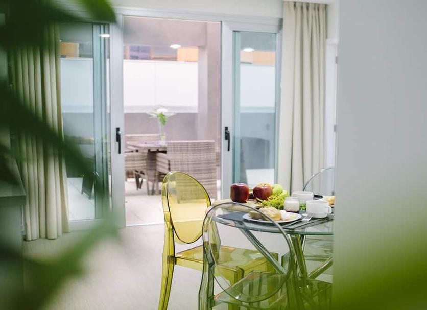 Dining room Photo