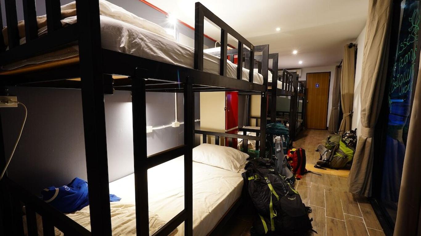 At Box Hostel