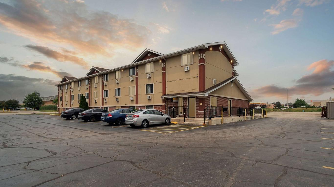 Super 8 by Wyndham Kenosha/Pleasant Prairie