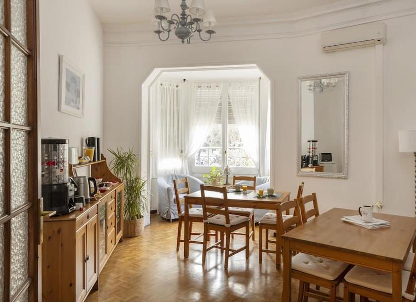 Dining room Photo