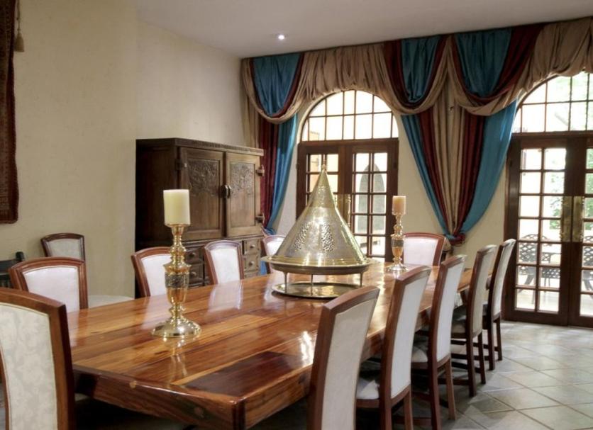 Dining room Photo