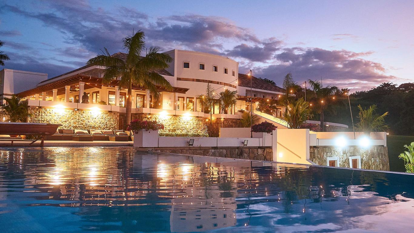 Las Verandas Hotel & Villas