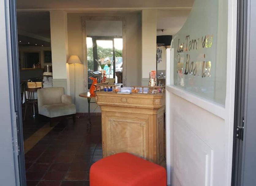 Front desk Photo