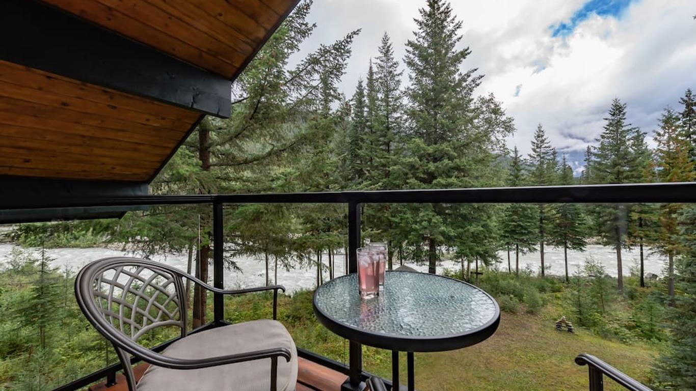 Mount Robson Mountain River Lodge