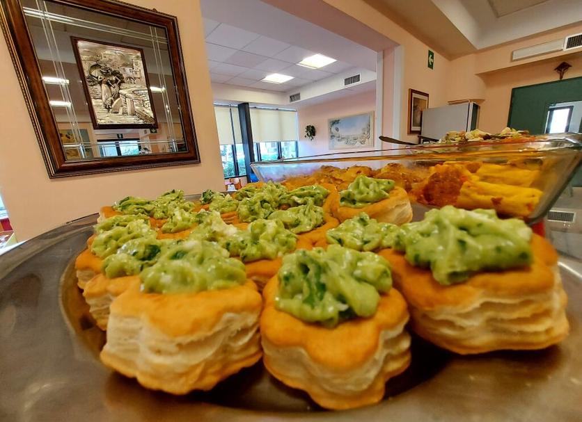 Buffet Photo