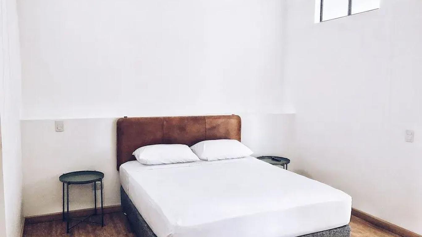 574 Hotel