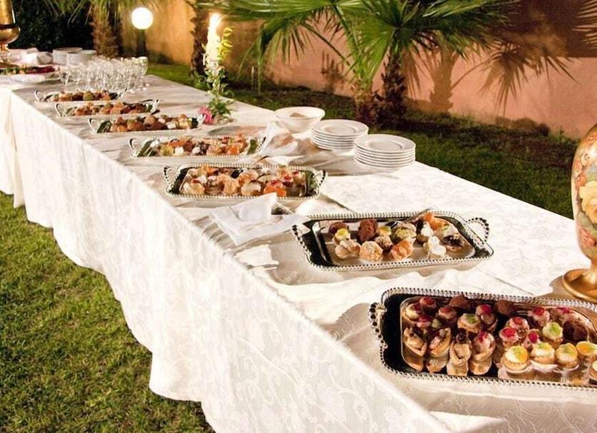 Buffet Photo
