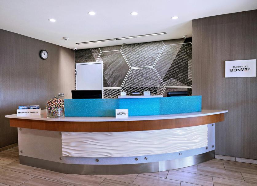 Front desk Photo