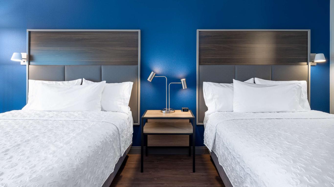 Tru by Hilton Naperville Chicago