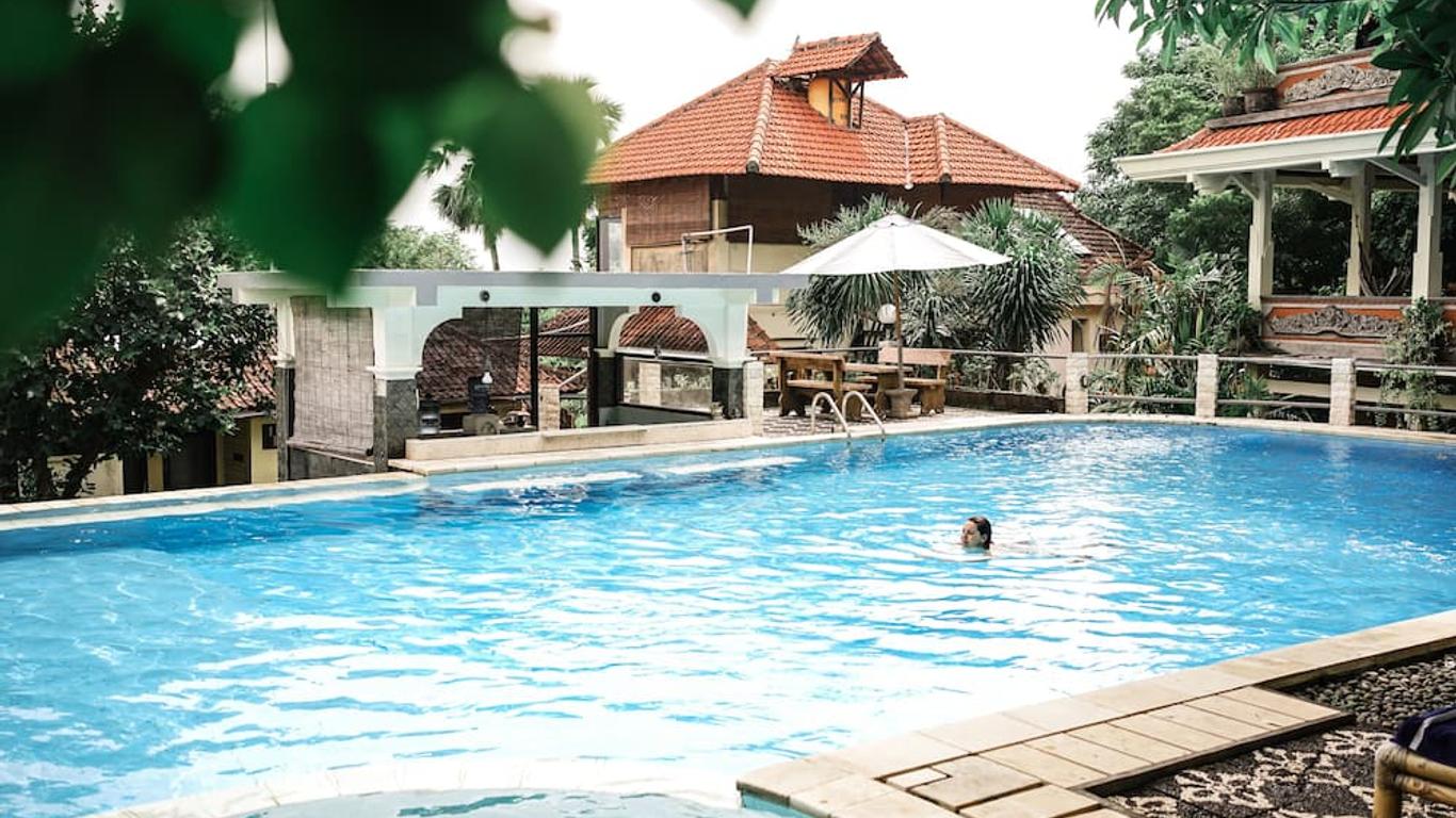 Amed Cafe & Hotel Kebun Wayan