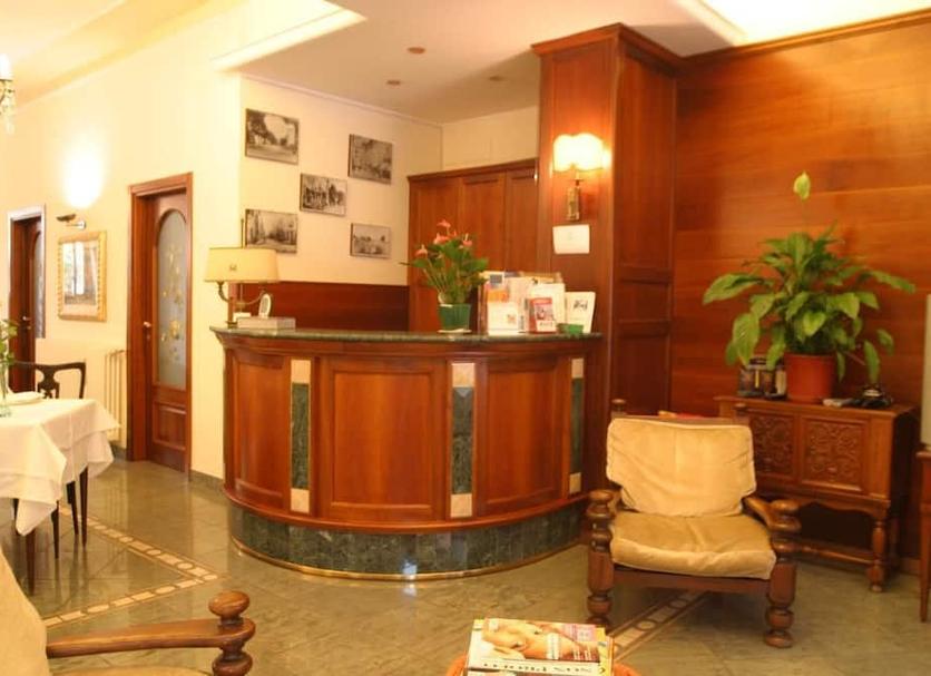 Front desk Photo