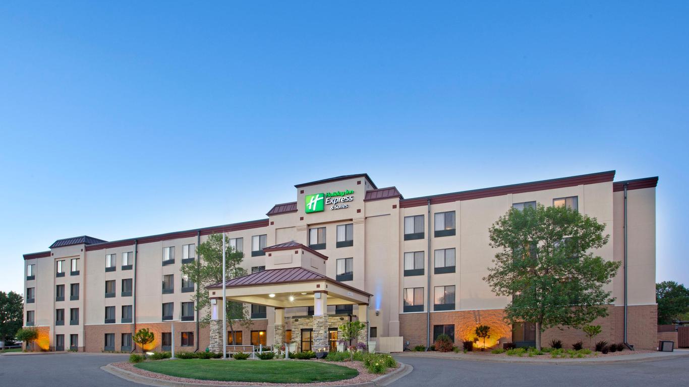 Holiday Inn Express Hotel & Suites Minneapolis - Minnetonka, An IHG Hotel