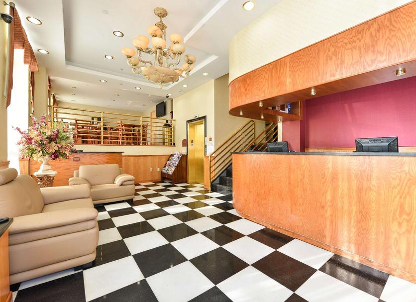 Front desk Photo