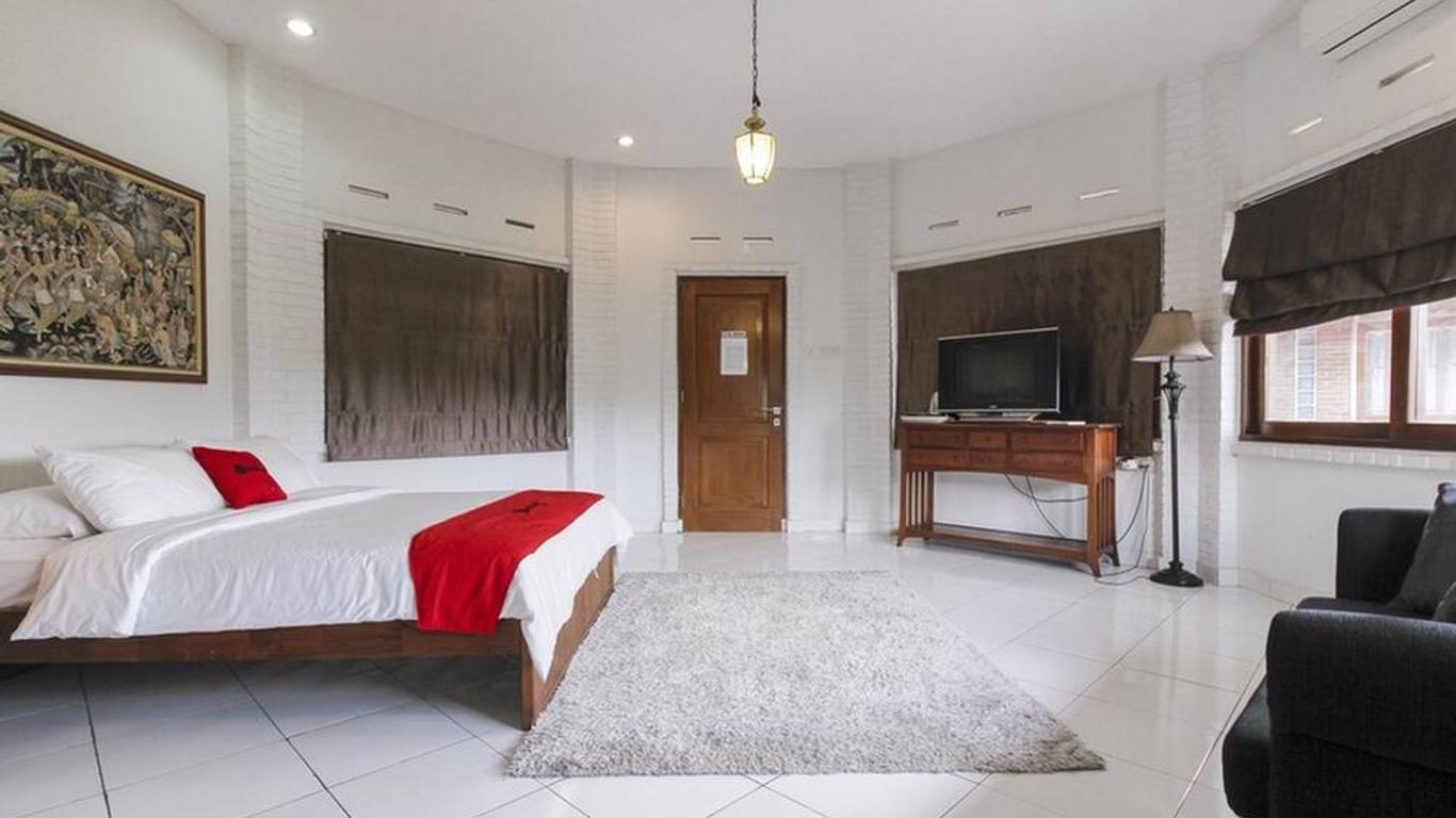 RedDoorz Plus near Dago Pakar