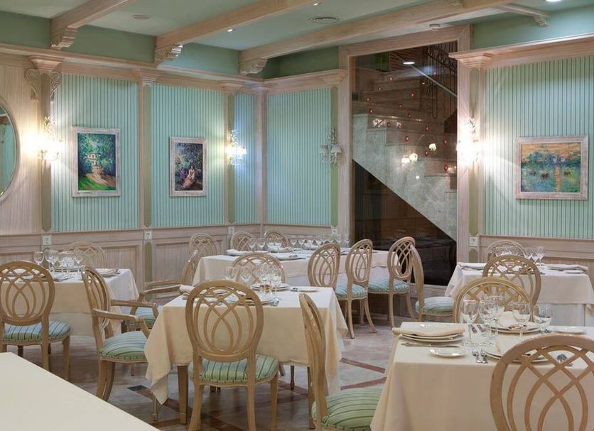 Restaurant Photo