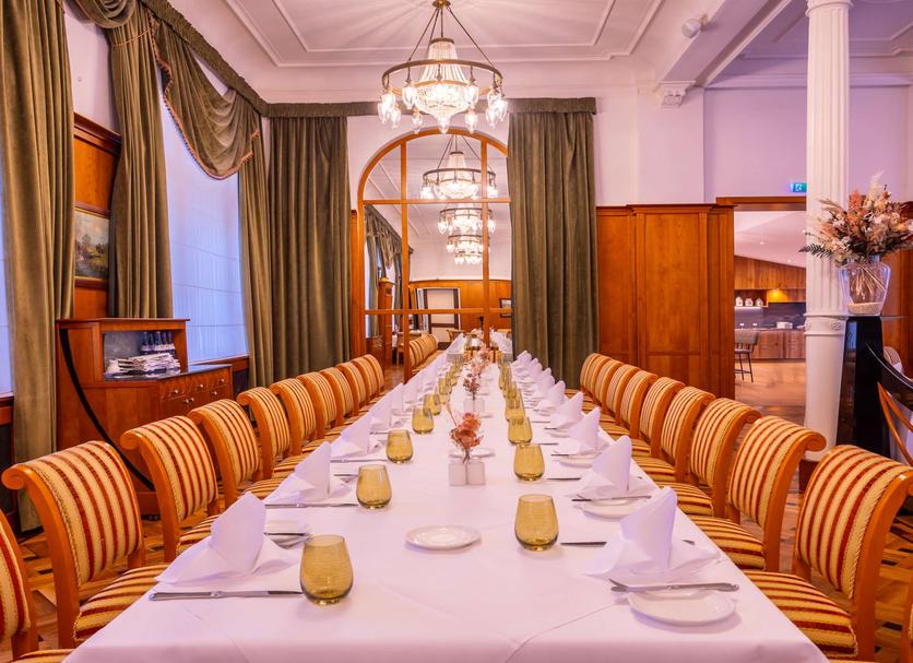 Restaurant Photo