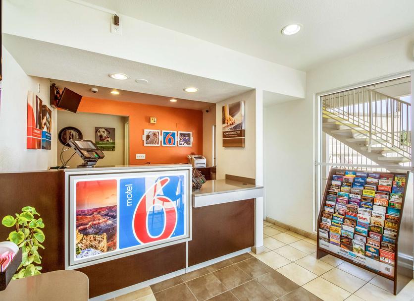 Front desk Photo