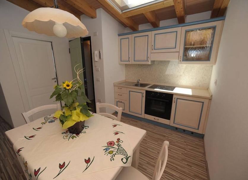 Dining room Photo
