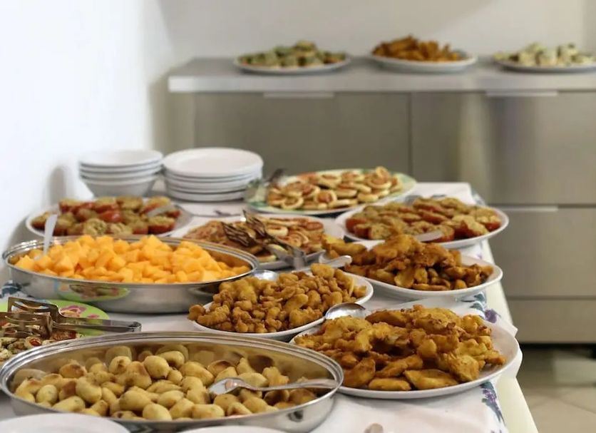 Buffet Photo