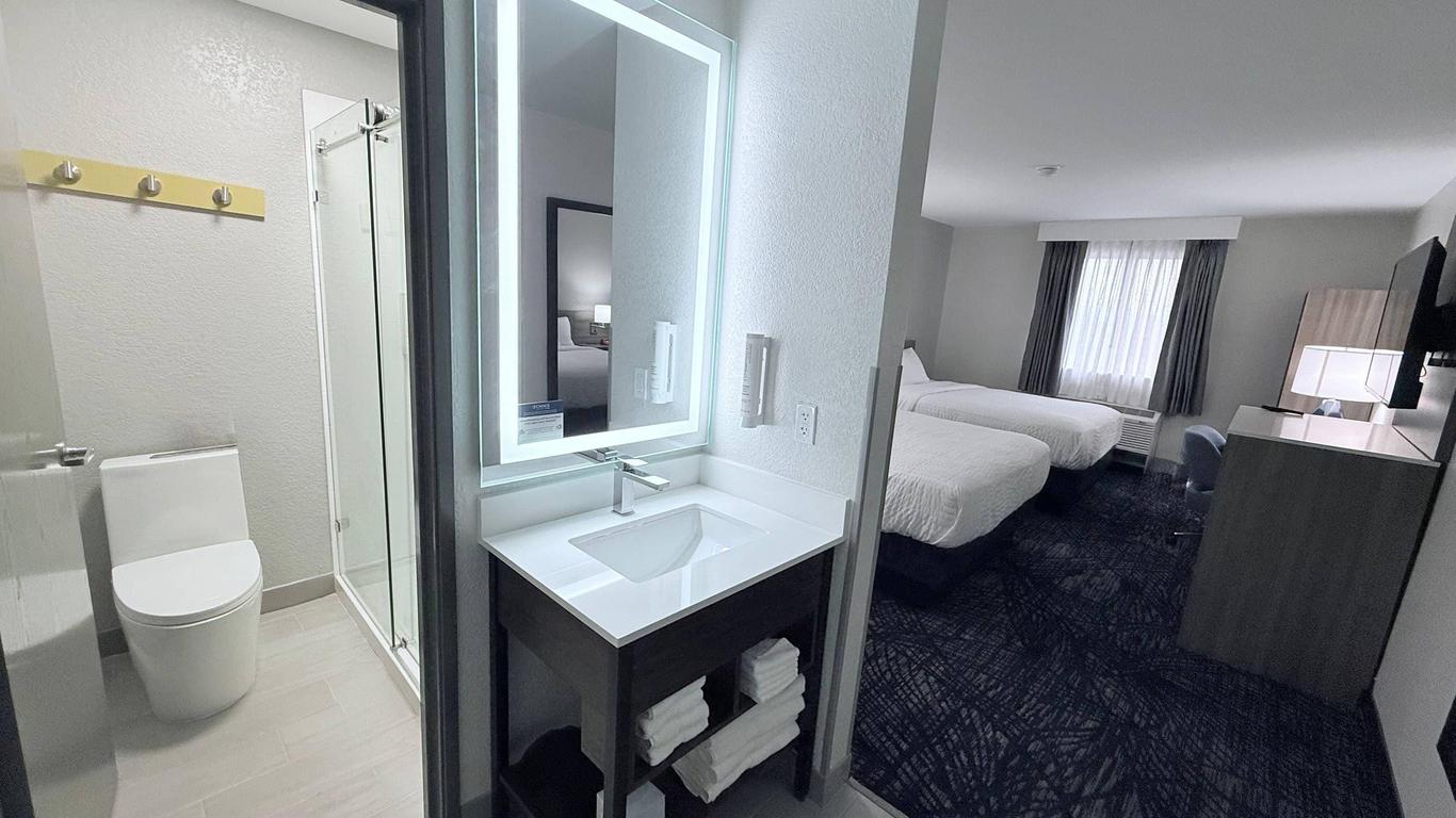 Clarion Pointe