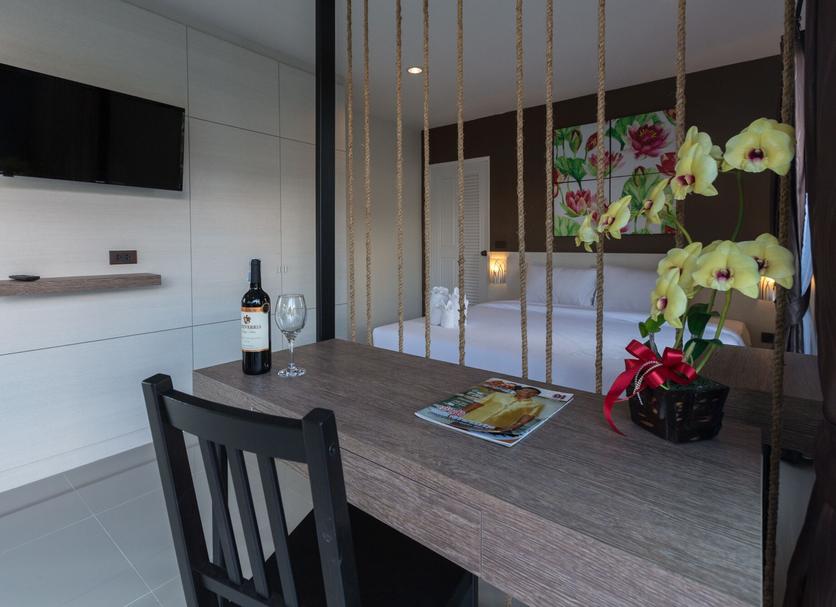 Dining room Photo