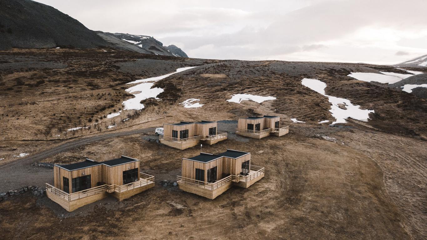 Dis Cottages