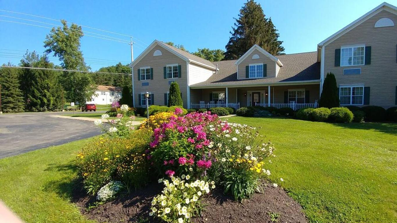 The Inn At Houghton Creek