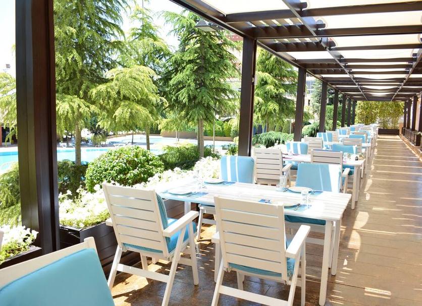 Restaurant Photo