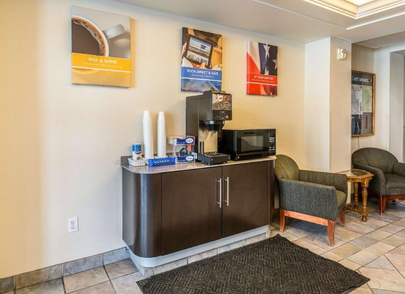 Front desk Photo