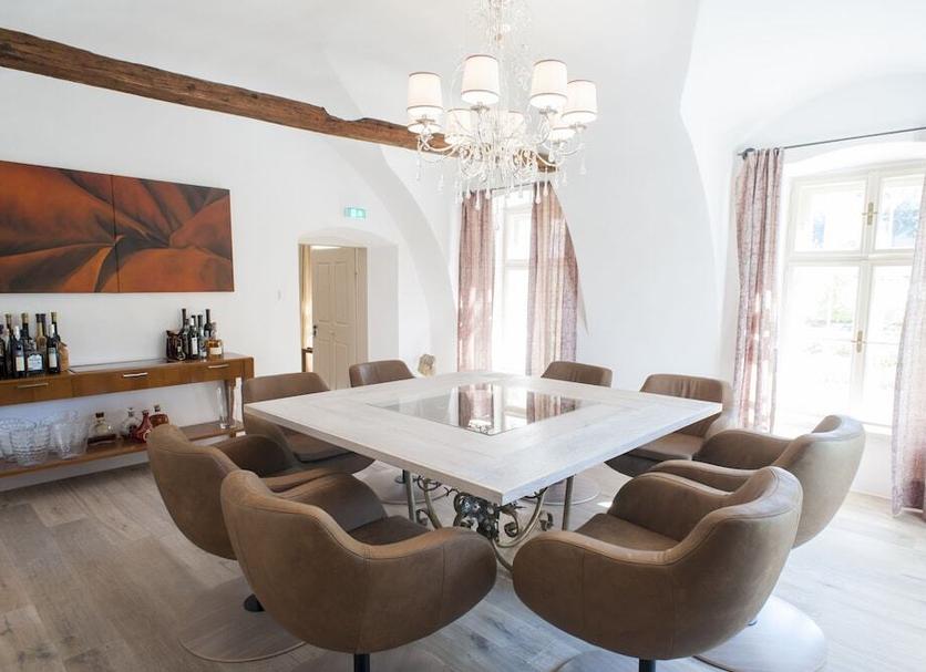 Dining room Photo