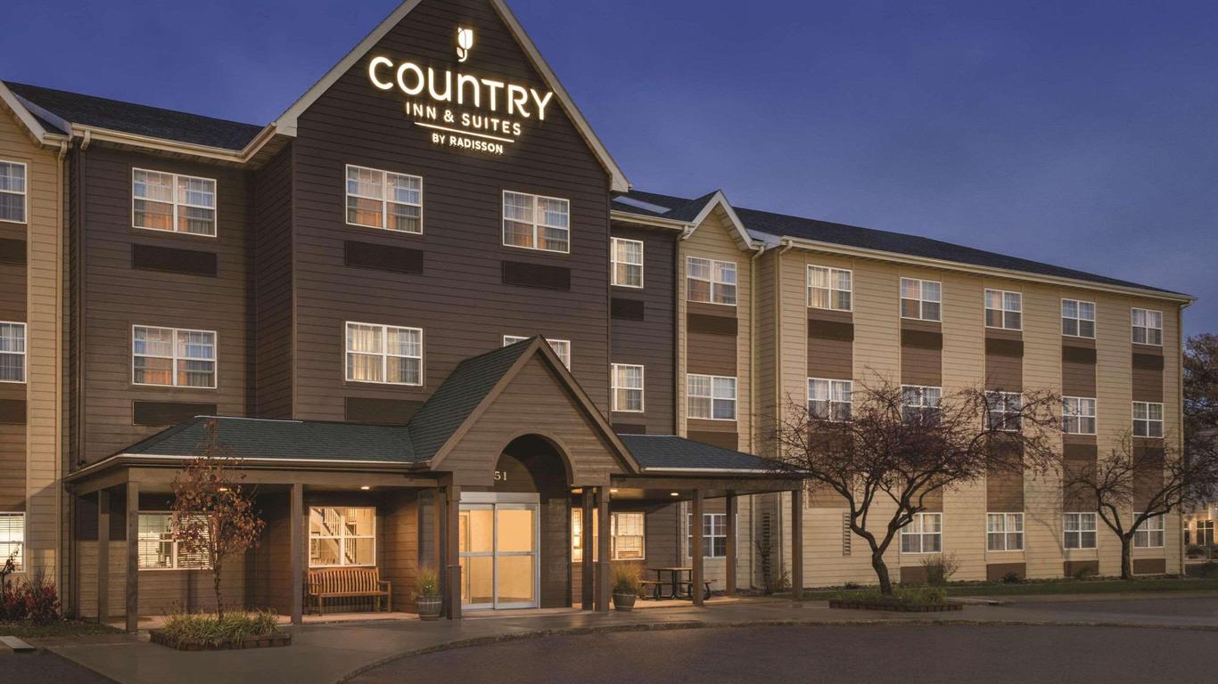 Country Inn & Suites by Radisson, Dakota Dunes, SD