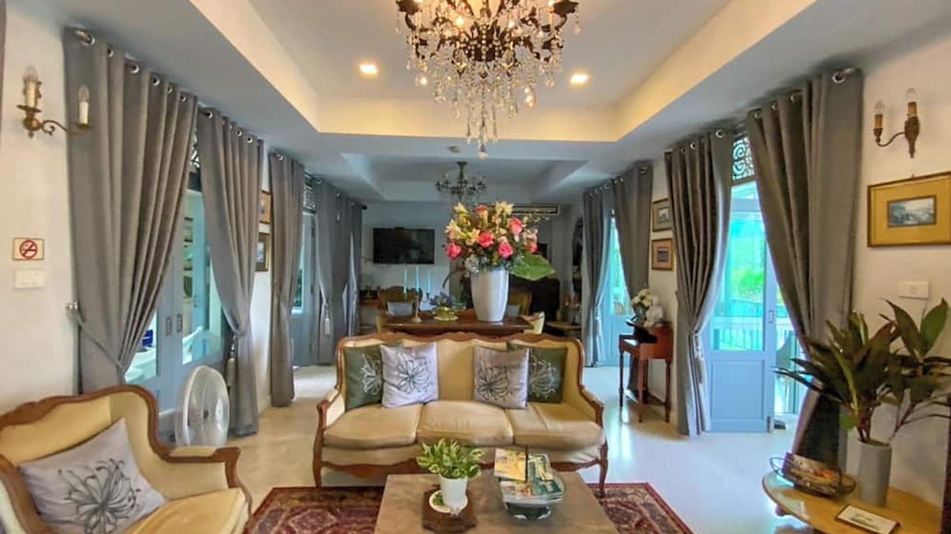Villa Amphawa