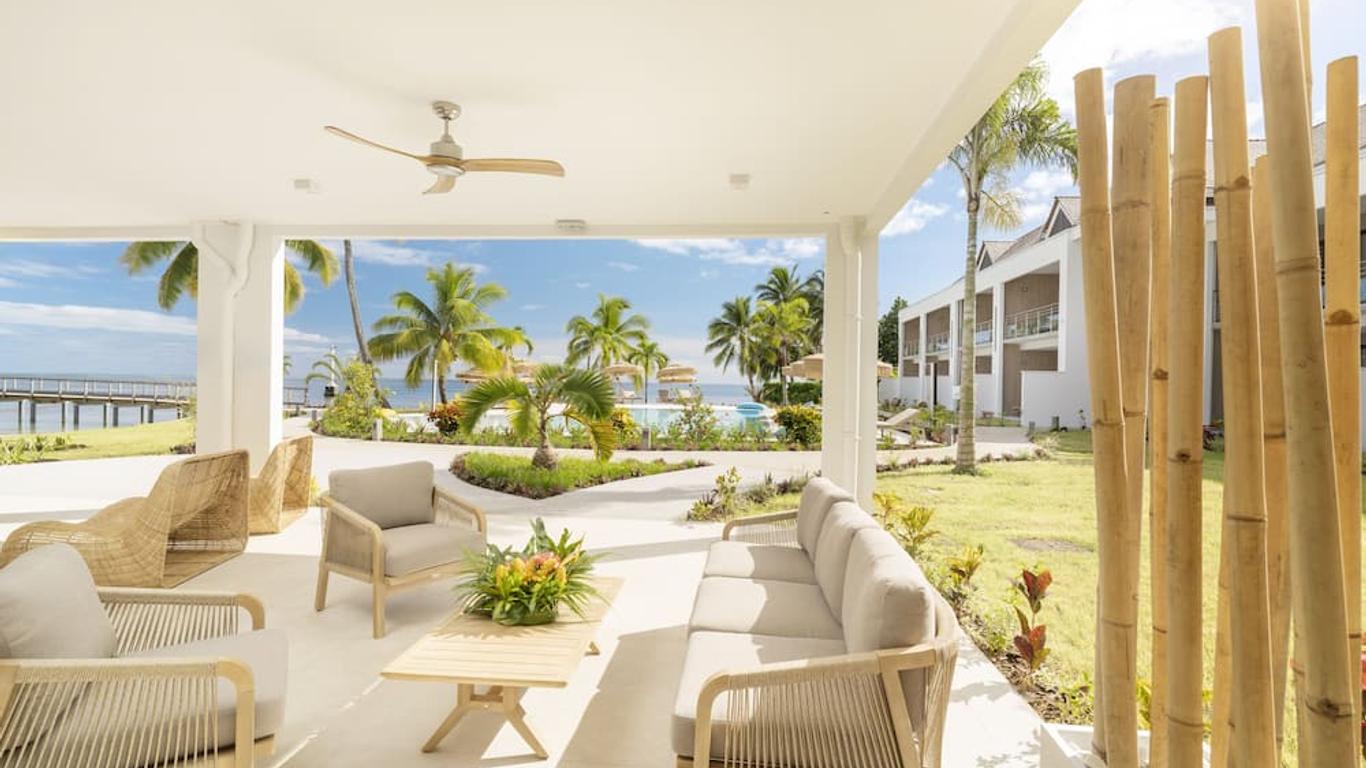 Cook's Bay Hotel & Suites