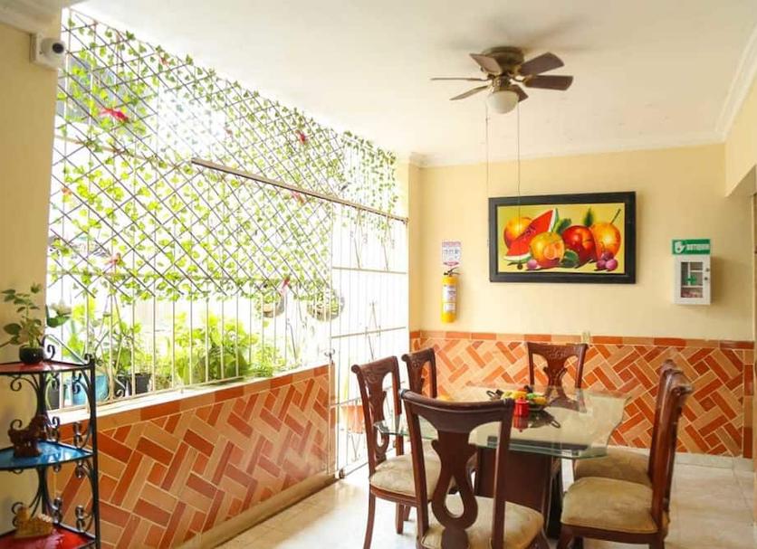 Dining room Photo