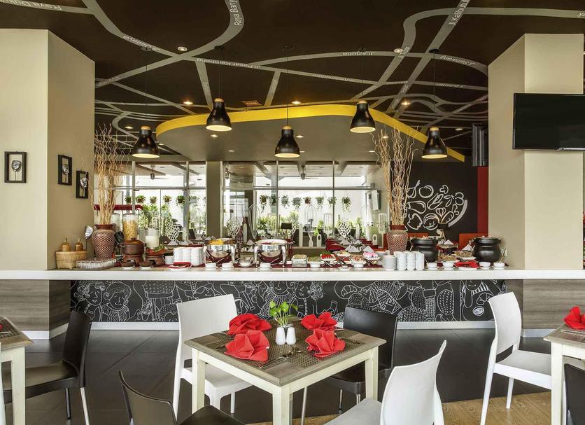 Restaurant Photo