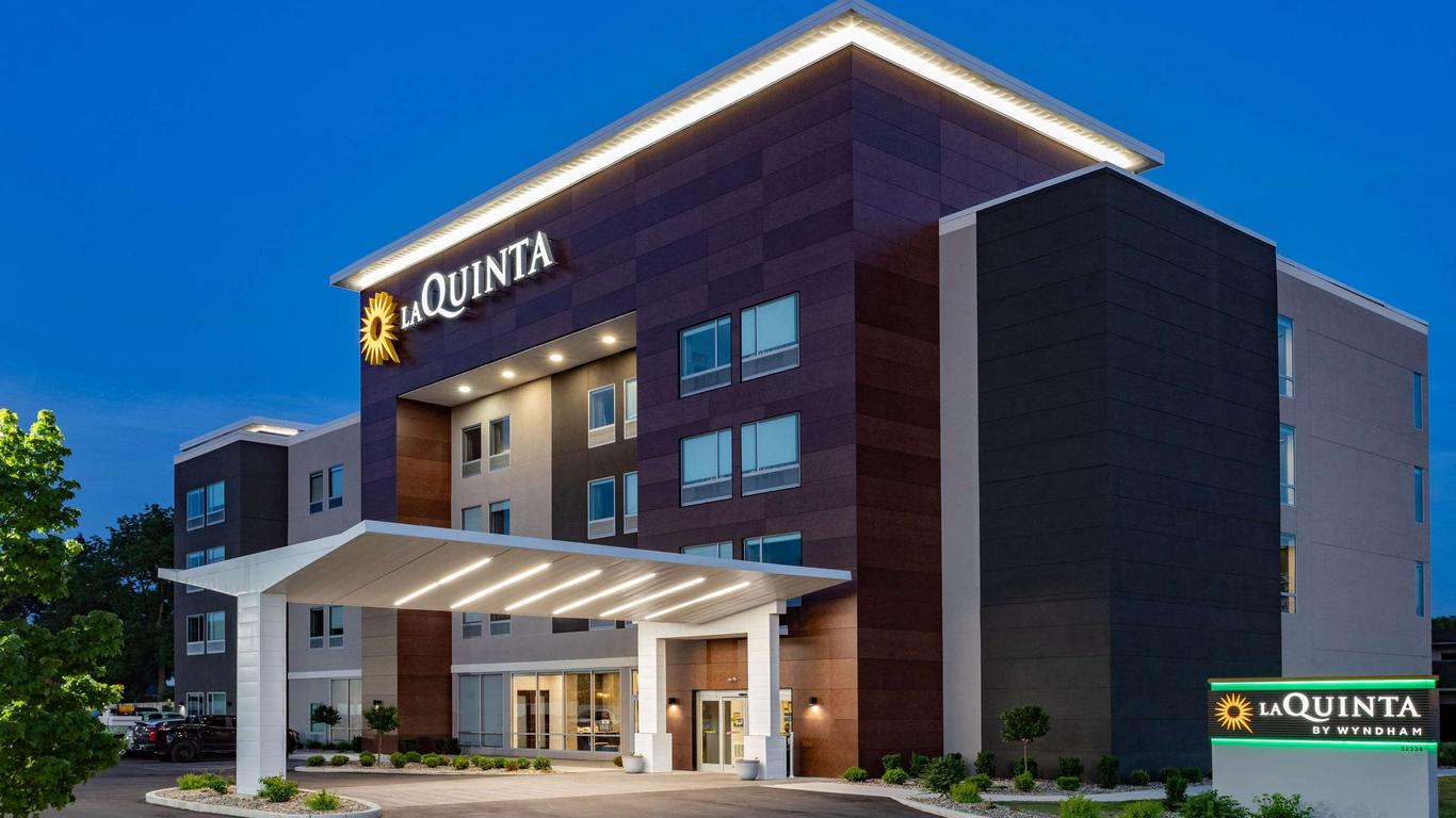 LaQuinta Suites by Wyndham South Bend Notre Dame Area
