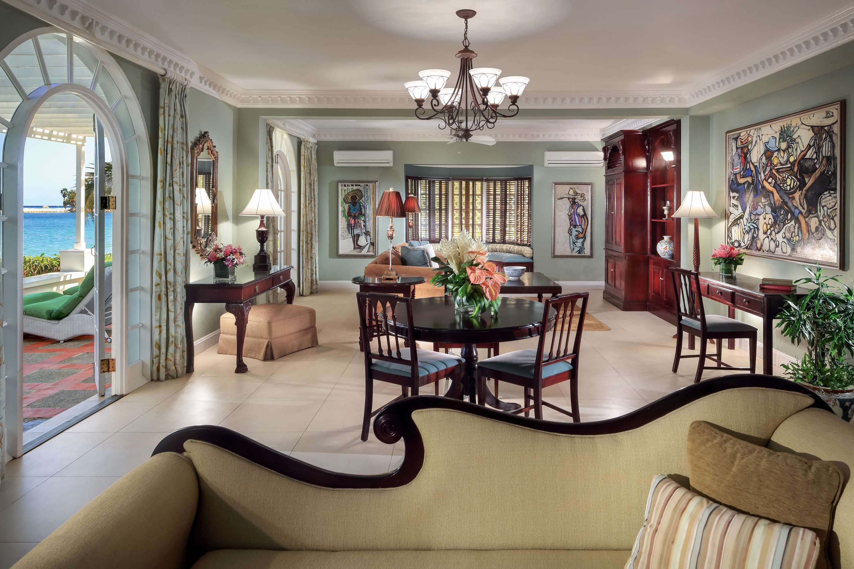Dining room Photo