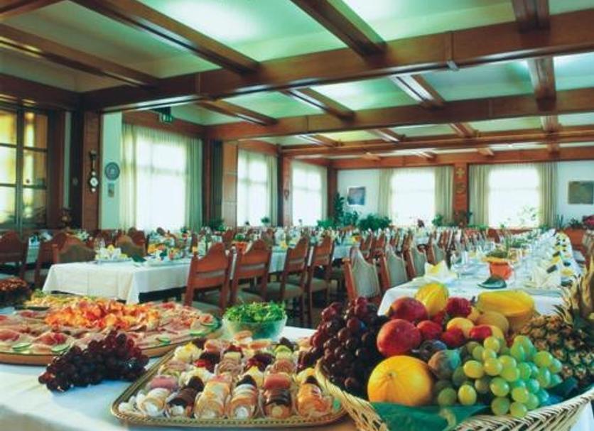 Banquet hall Photo
