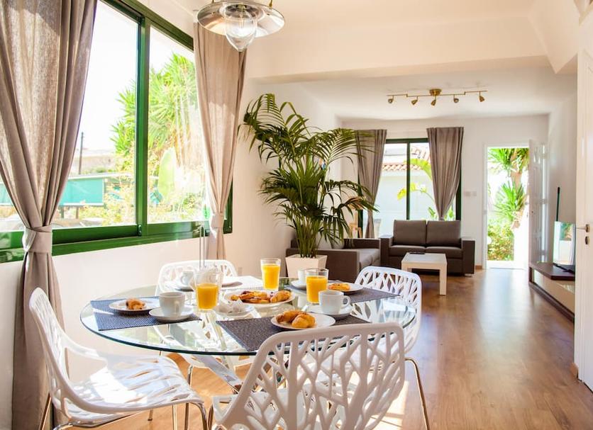 Dining room Photo