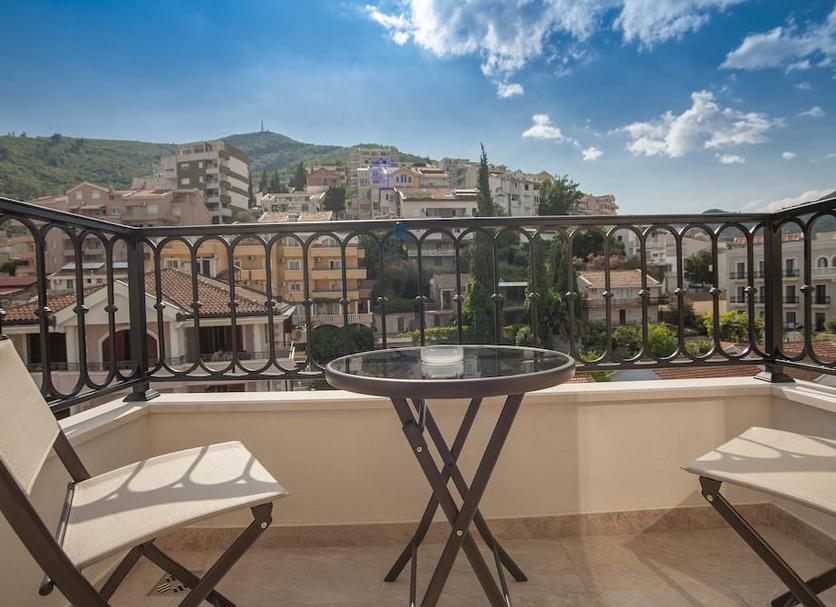 Balcony Photo