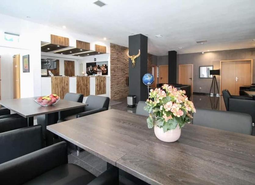 Dining room Photo