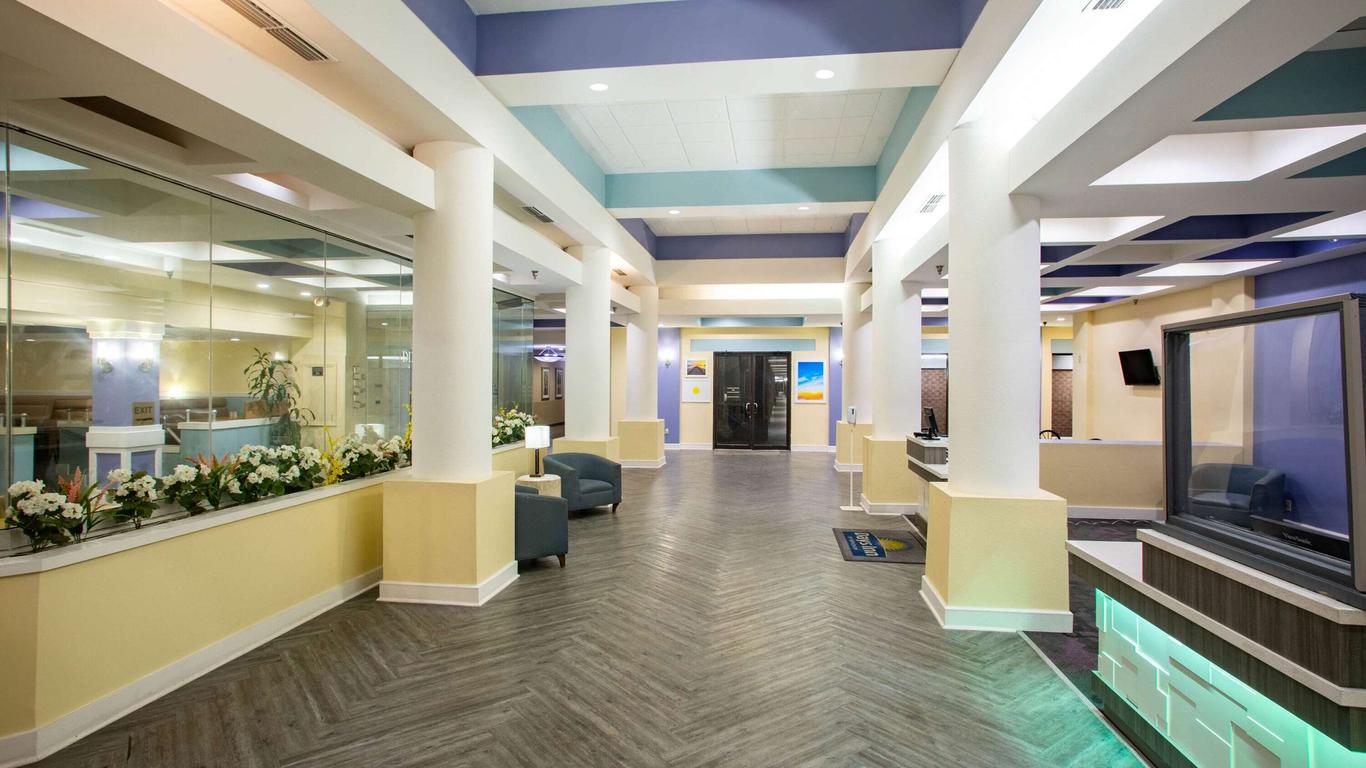 Super 8 by Wyndham Mobile I-65