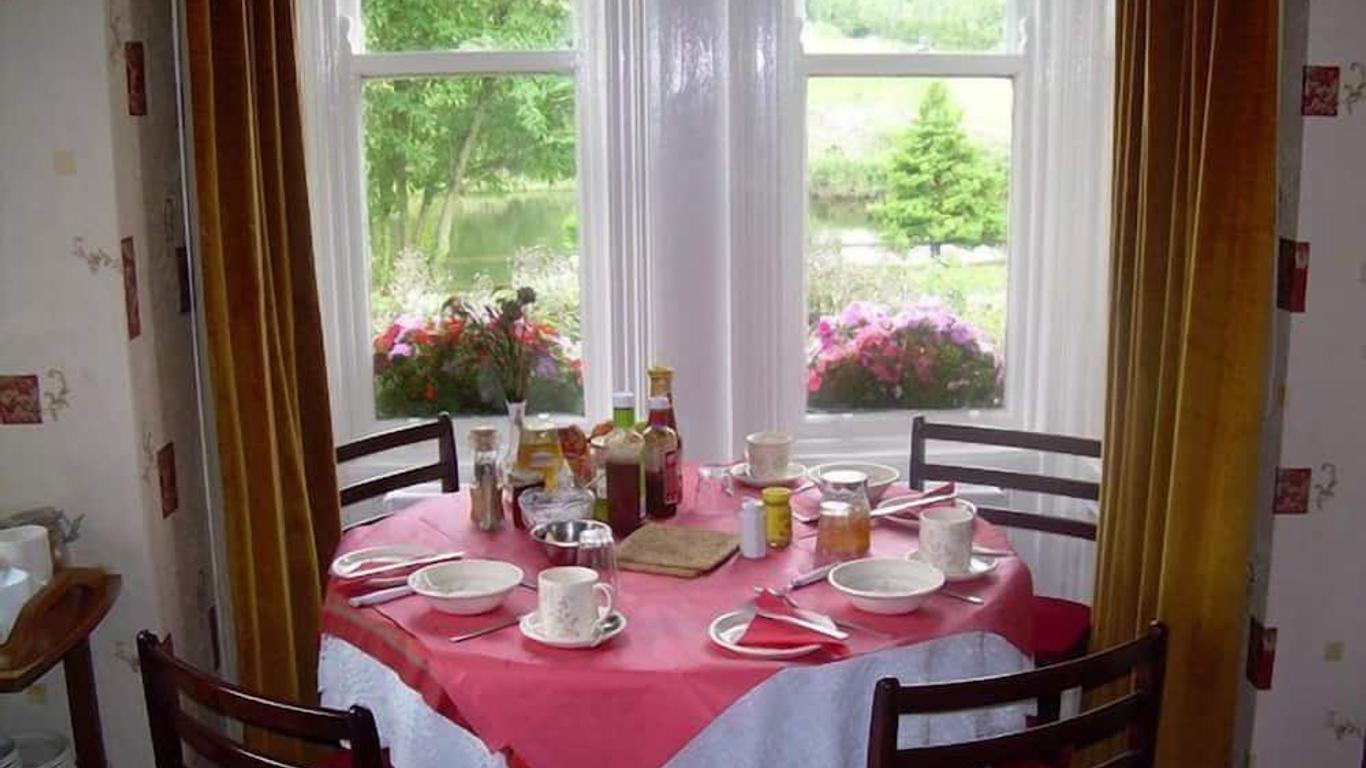 Riverside House Bed & Breakfast