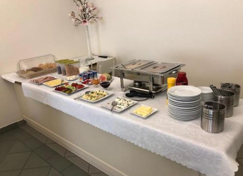 Buffet Photo