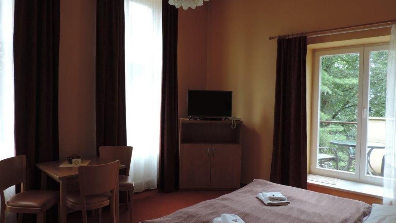 Hotel Hron